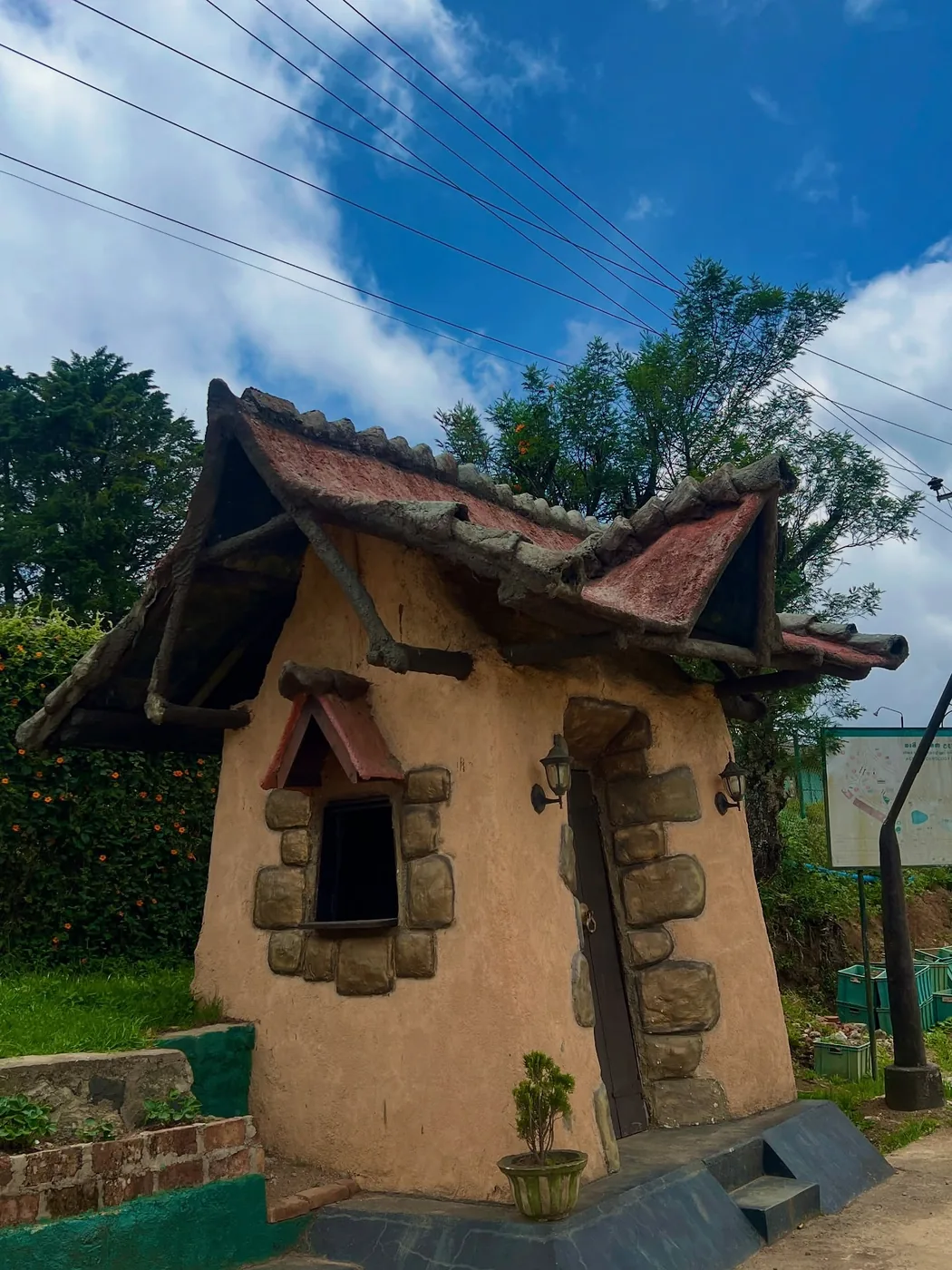A traditional mud hut inside Seethaeliya Agro Park